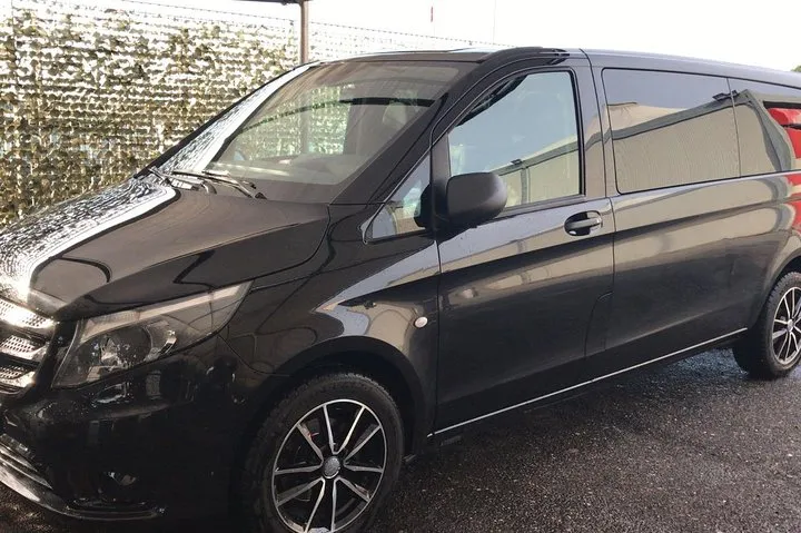Transfer from Rome center to Fiumicino airport with van