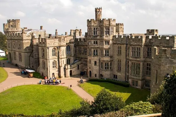 Stratford-upon-Avon/Warwick Castle Independent Full Day Private Tour