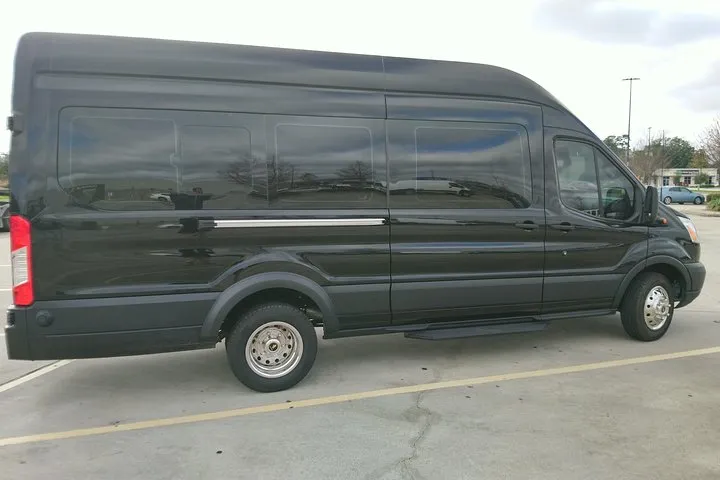 Houston to Galveston Transfer for Up to 10 Travelers ( One Way)