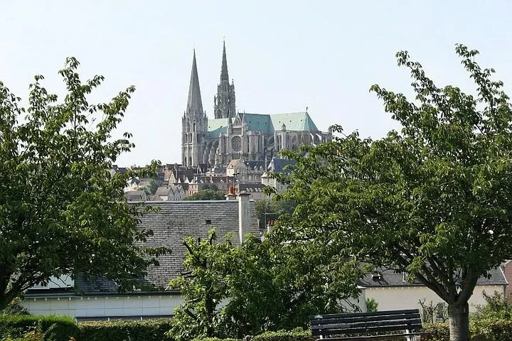 Chartres and Versailles Private Full-Day Tour