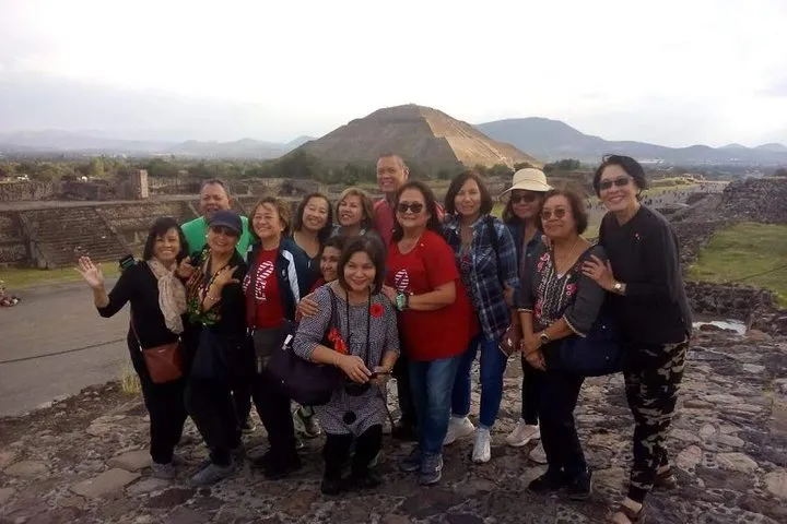 OFFER / Private COMBO 2 days Frida Kahlo Museum / Xochimilco -Teotihuacan / Basilica.