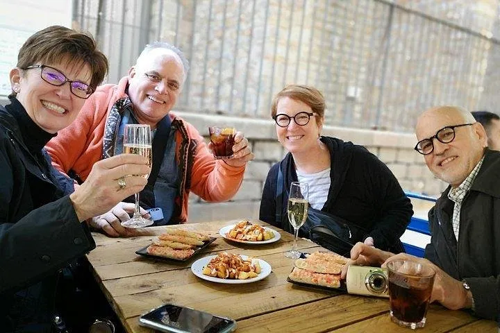 Barcelona: Private Food & Drink Tour + Sagrada Família Tickets