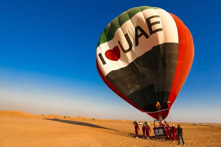 Hot Air Balloon Ride With Gourmet Breakfast & Falcon Show