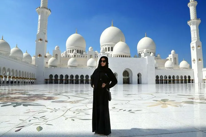 Full-Day Tour of Abu Dhabi City From Dubai - with Guide