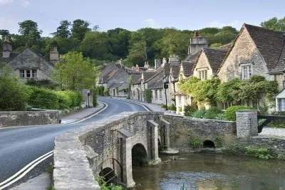 Cotswolds and warwick Castle Independent Full Day Private Tour