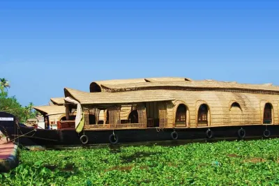 Kochi Shore Excursion: Private Kerala Backwater Houseboat Day Cruise