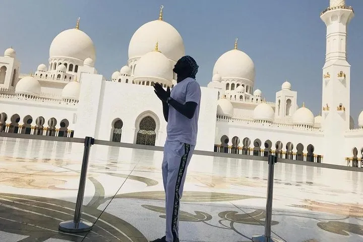 DEAL: Sheikh Zayed Grand Mosque and Dubai Red Dunes with BBQ Dinner