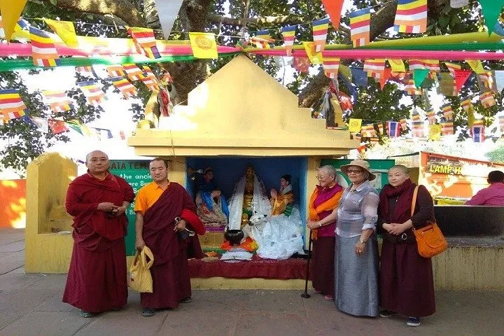 14-Day Buddhist Tour in India with Accommodation