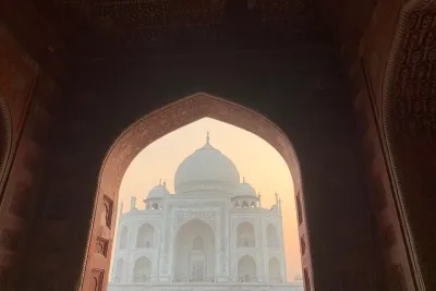 Private Day Tour of Tajmahal and Agra from Banglore With Flight