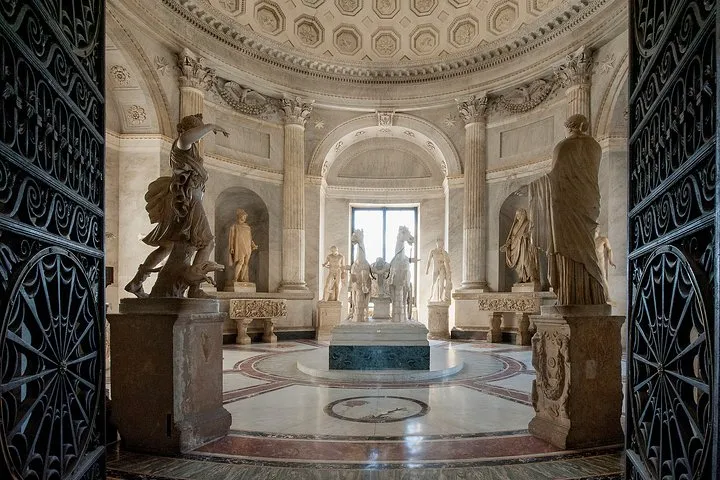 Skip the Line Vatican Guided Tour with Sistine Chapel and St. Peter's Basilica