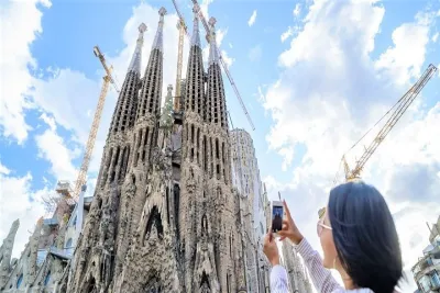 Private Tour to Barcelona + Wine Celler Penedés