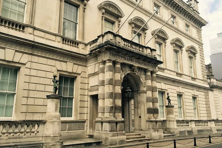 Private Tour: Downton Abbey London Locations by Taxi