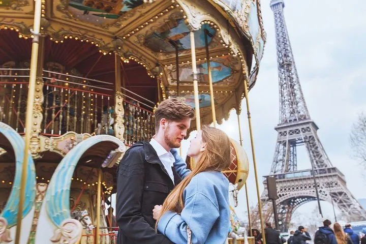 Trip to Paris with Seine Cruise, Bus Tour and Travel Card
