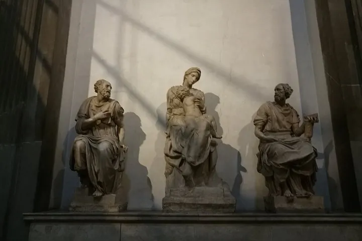 Florence: 1.5 hour Medici Chapels monolingual small-group guided tour