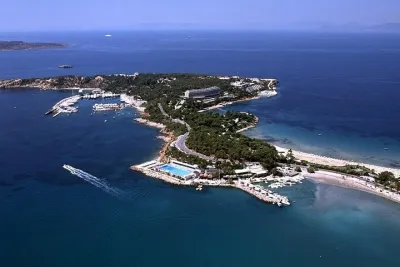 Private Transfer from Varkiza or Vouliagmeni or Glyfada to Athens Airport (ATH)