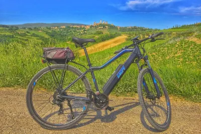 Discover the Via Francigena and San Gimignano on an E-Bike
