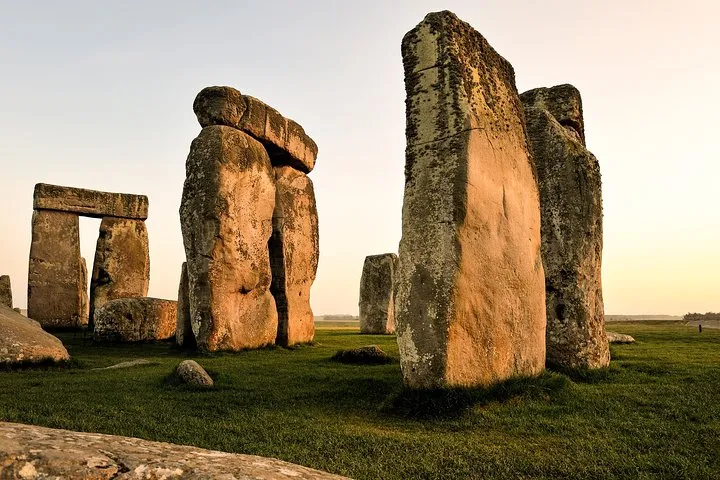 Stonehenge & Bath Day Trip from London