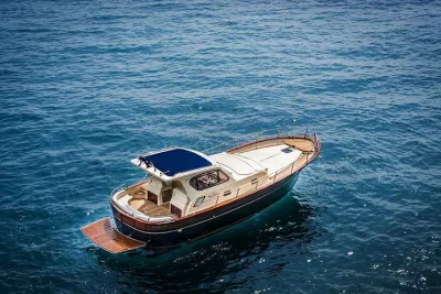 SuperVipYacht Cruise from Rome: Private Fullday Tyrrhenian Sea Excursion