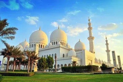 Abu Dhabi City Tour from Dubai with Coffee at Emirates Palace