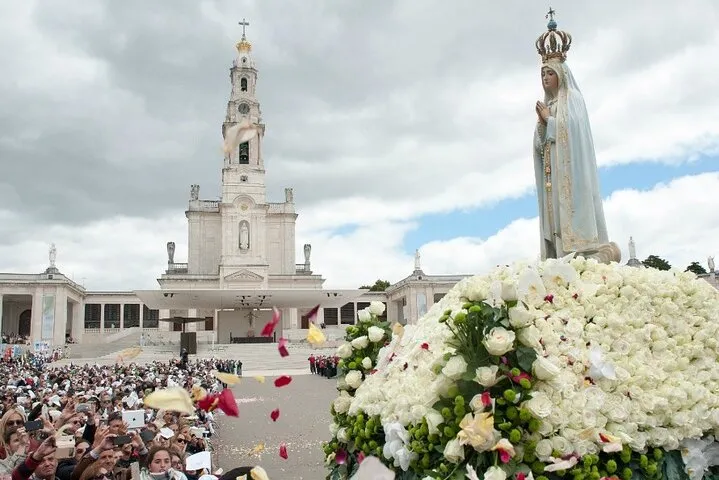 Private tour to Fatima Nazaré and Óbidos from Lisbon