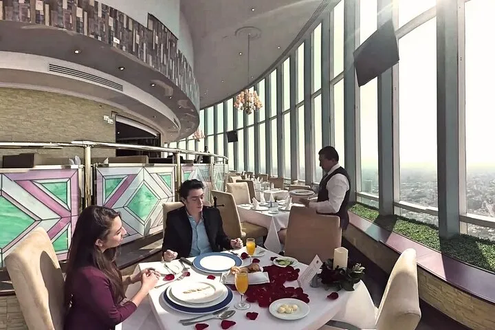 Private Tour: Dinner at the largest revolving restaurant in the world