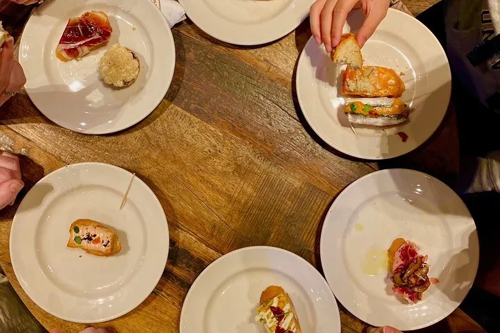 Historic Walking Tour & Food Experience - Private Tour