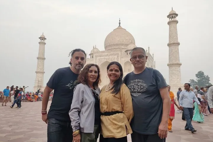 Private Trip : 02 Days Taj Mahal Tour By Train With Accommodation