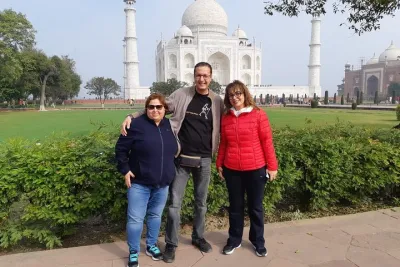 Private Tours: Taj Mahal Sunrise Tour from New Delhi