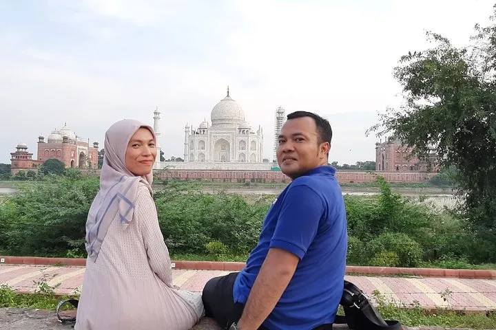 Taj Mahal Tour For couple