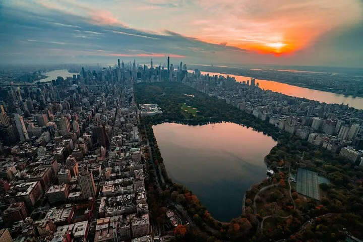 Private Romantic NYC Helicopter Scenic Charter with Champagne