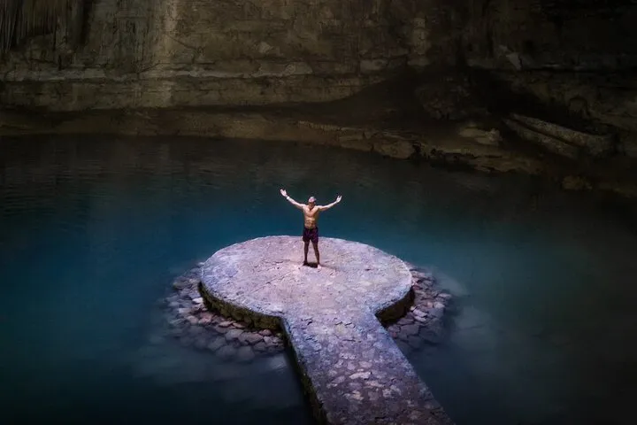 Chichen Itza, Sacred Cenote & Buffet Day Tour