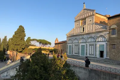 TRANSFER TOUR Florence to Lucca with a stop in San Gimignano