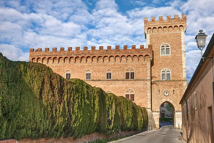 Private Full-Day Customizable Tour to Bolgheri from Florence