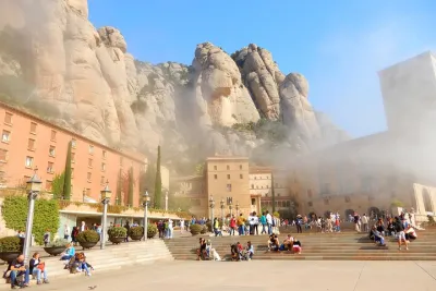 Private Montserrat with Lunch and Wine Tasting from Barcelona