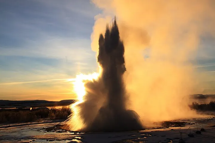 Day Trip to the Golden Circle and Hot spring Geyser by 4WD Jeep from Reykjavik