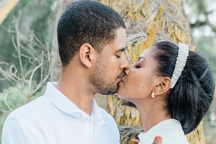 Get Engaged in Hawaii -Surprise Proposal set up & Photography