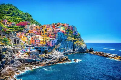 Cinque Terre Small Group or Private Day Tour from Florence