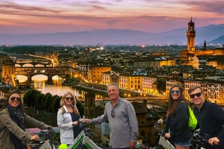 Private Electric Bike Night Florence Tour with view from Piazzale Michelangelo