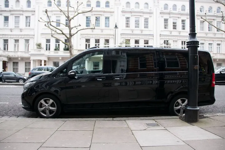 London Stansted Airport Departure Private Transfer - Docklands Hotel to STN