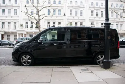 London Stansted Airport Departure Private Transfer - Docklands Hotel to STN