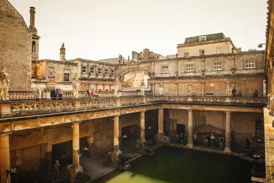 2-Day Windsor, Stonehenge, Bath & Oxford Tour Including Admission