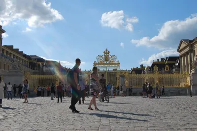Versailles Palace Private Half Day Guided Tour including Hotel Pickup from Paris