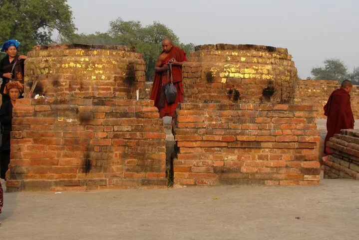 Spiritual Tour (2 Jyotirlinga, Monasteries & Holy Ghats)