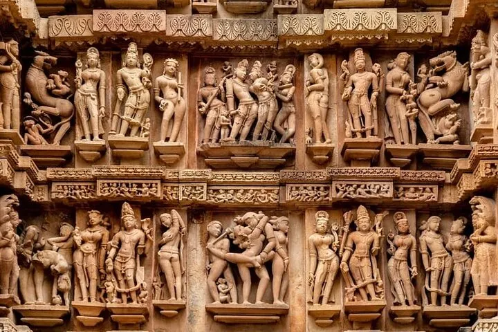 Spiritual Tour (Jyotirlinga, Kamasutra Temple & Holy River Ghats)