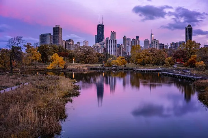 Chicago 4-Hour Sightseeing Transfer by Luxury Private Sedan