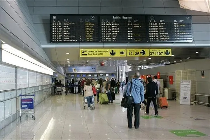 Lisbon Private Transfers: Airport, Cruise, Hotel, City Transfers.