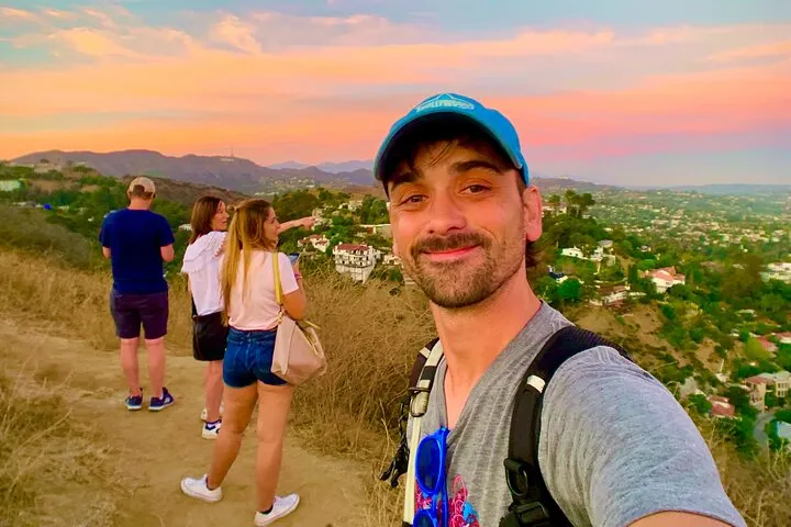 Hollywood Sunset Walk: Hidden Gems & Scenic LA Views