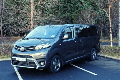 Private Keflavik Airport Transfer (Round trip)