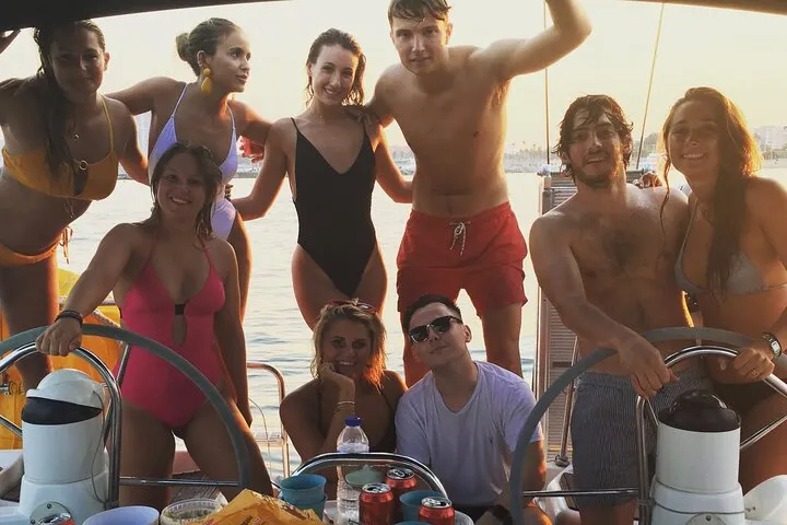 Barcelona 2-hour Private Boat Tour with Cava and snacks