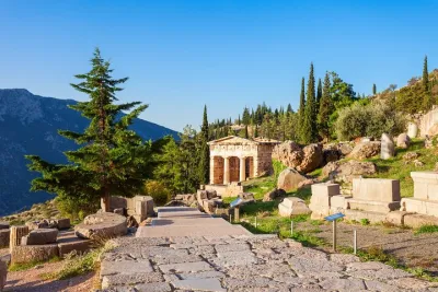 3 days Spanish guided tour in Epidaurus, Mycenae, Olympia, Delphi